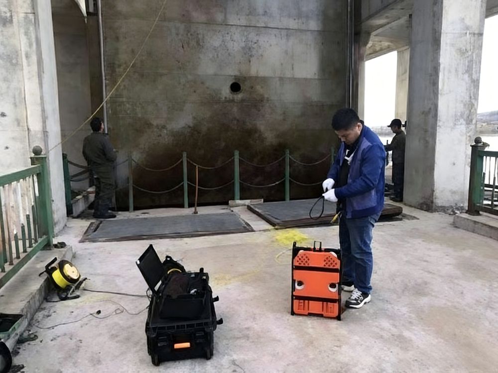 19、伊春西山水库闸门水下机器人故障排查